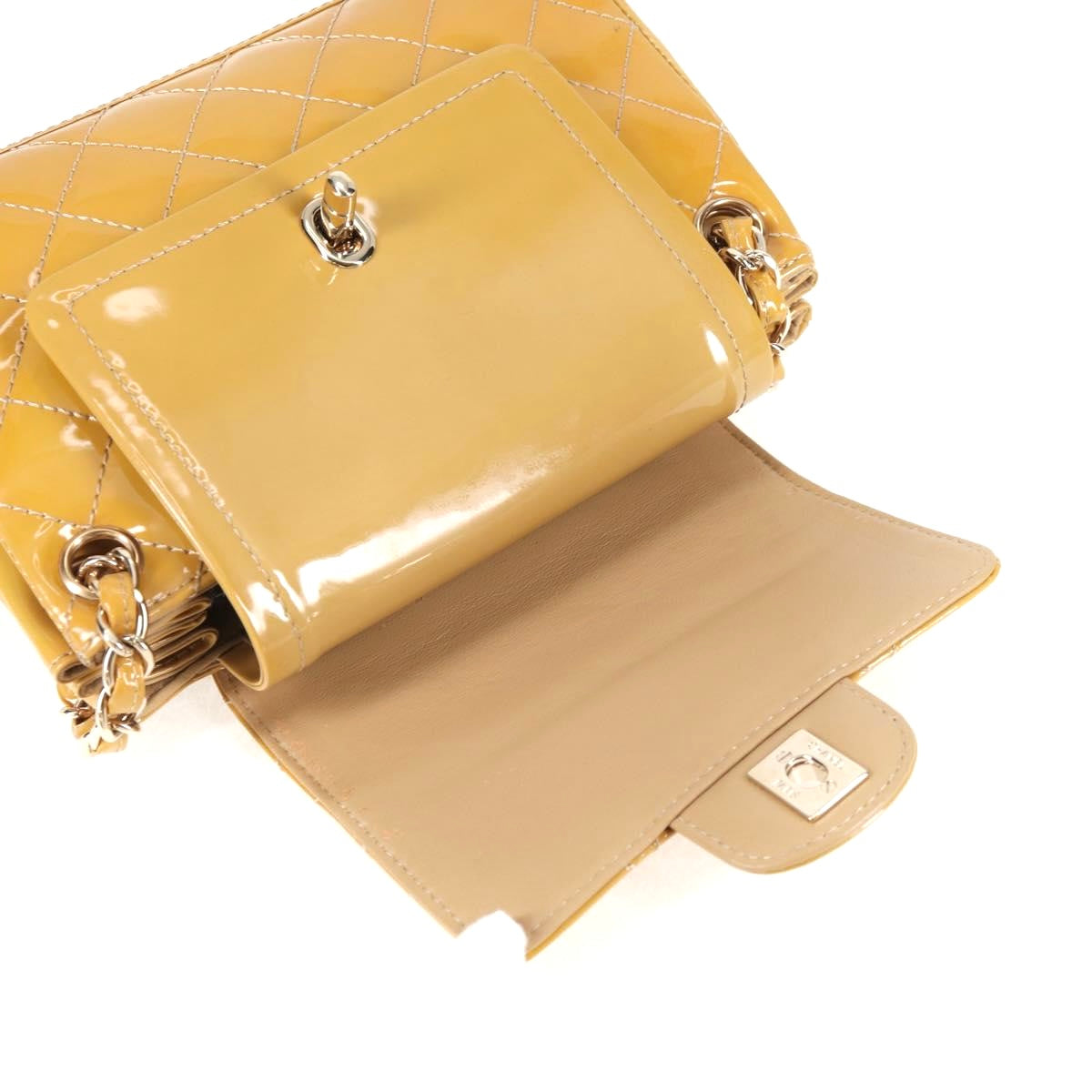 CHANEL Matelasse Chain Shoulder Bag
